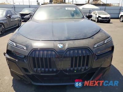 Piąte zdjęcie samochodu w środku: 2026 BMW 740 I VIN:WBA23EH09TCW22033 - miniatura