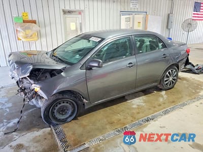 2013 TOYOTA COROLLA LE 5YFBU4EE0DP127058 - główne zdjęcie licytacji z USA - miniatura