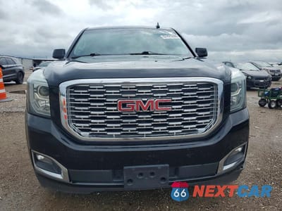 Piąte zdjęcie samochodu w środku: 2019 GMC YUKON XL DENALI VIN:1GKS2HKJ8KR228497 - miniatura