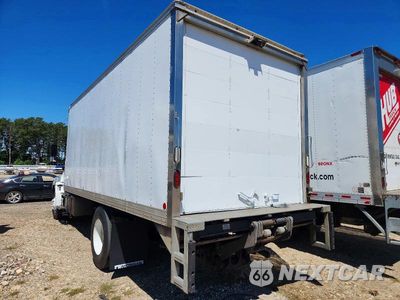 Trzecie zdjęcie samochodu z tyłu: 2018 HINO 268A BOX TRUCK VIN:5PVNJ8JT4J4S58509 - miniatura