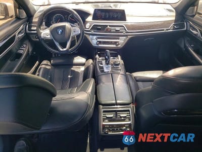 Zdjęcie 8 z 12 samochodu: 2017 BMW 750 XI VIN:WBA7F2C53HG421761 - miniatura
