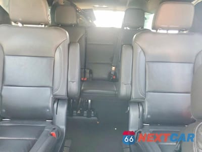 Zdjęcie 10 z 13 samochodu: 2021 CHEVROLET SUBURBAN C1500 LT VIN:1GNSCCKD8MR360272 - miniatura