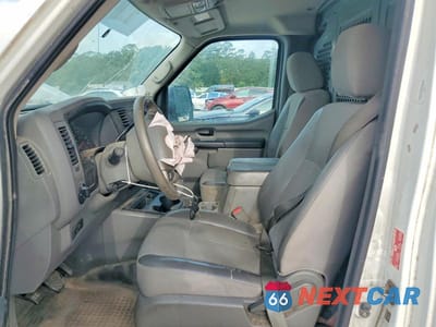 Zdjęcie 7 z 13 samochodu: 2017 NISSAN NV 3500 HD SL VIN:1N6AF0KY8HN807447 - miniatura