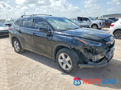 Czwarte zdjęcie samochodu z boku: 2022 TOYOTA HIGHLANDER LE VIN:5TDBZRBH1NS587805 - miniatura
