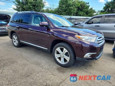 Czwarte zdjęcie samochodu z boku: 2011 TOYOTA HIGHLANDER LIMITED VIN:5TDDK3EH1BS061353 - miniatura