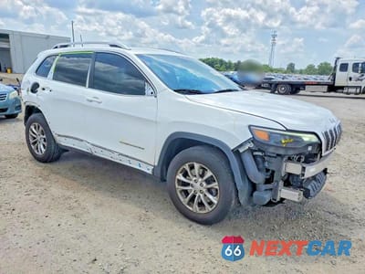 Czwarte zdjęcie samochodu z boku: 2019 JEEP CHEROKEE LATITUDE VIN:1C4PJMCX0KD254153 - miniatura