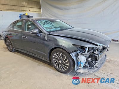 Czwarte zdjęcie samochodu z boku: 2023 HYUNDAI SONATA HYBRID LIMITED VIN:KMHL54JJ9PA061604 - miniatura