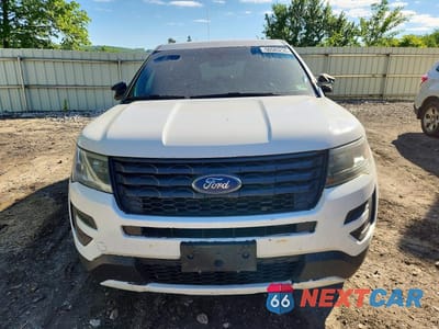 Piąte zdjęcie samochodu w środku: 2016 FORD EXPLORER POLICE INTERCEPTOR VIN:1FM5K8AR9GGA36732 - miniatura