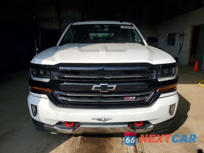 Piąte zdjęcie samochodu w środku: 2017 CHEVROLET SILVERADO K1500 LT VIN:1GCVKREC4HZ287700 - miniatura