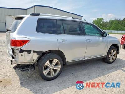Trzecie zdjęcie samochodu z tyłu: 2013 TOYOTA HIGHLANDER LIMITED VIN:5TDDK3EHXDS238128 - miniatura