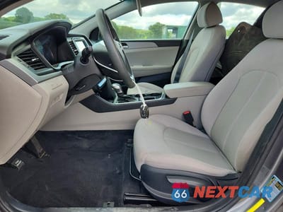 Zdjęcie 7 z 13 samochodu: 2018 HYUNDAI SONATA SE VIN:5NPE24AF9JH652825 - miniatura