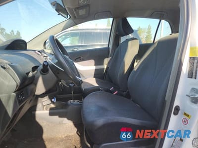 Zdjęcie 7 z 12 samochodu: 2011 TOYOTA YARIS BASE VIN:JTDKT4K36B5331721 - miniatura