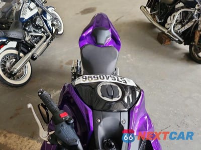 Piąte zdjęcie samochodu w środku: 2023 KAWASAKI ZR900 F VIN:ML5ZRDF18PDA61455 - miniatura