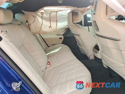 Zdjęcie 10 z 12 samochodu: 2024 BMW 750 XE VIN:WBA43EH08RCS10915 - miniatura