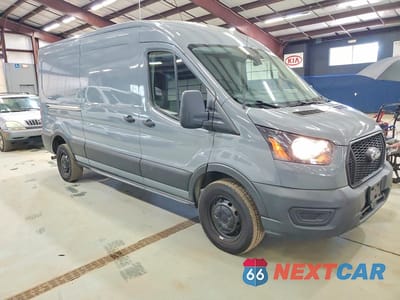 Czwarte zdjęcie samochodu z boku: 2021 FORD TRANSIT 250 DELIVERY VAN VIN:1FTBR1C84MKA48438 - miniatura