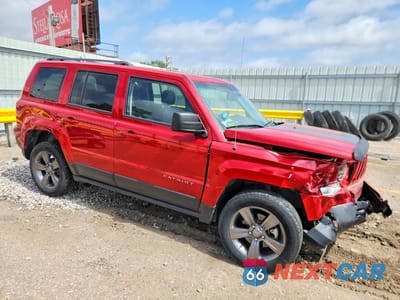 Czwarte zdjęcie samochodu z boku: 2016 JEEP PATRIOT SPORT VIN:1C4NJPBA8GD694148 - miniatura
