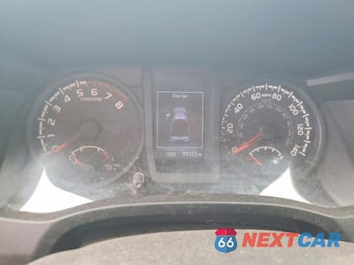 Zdjęcie 9 z 12 samochodu: 2019 TOYOTA TACOMA SR VIN:5TFSX5EN5KX069217 - miniatura