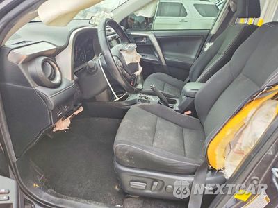 Zdjęcie 7 z 12 samochodu: 2018 TOYOTA RAV4 XLE VIN:JTMRFREV4JJ743738 - miniatura