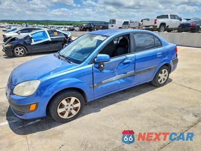 2006 KIA RIO LX AUTOMATIC KNADE123X66121864 - główne zdjęcie licytacji z USA - miniatura