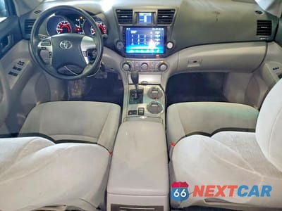Zdjęcie 8 z 14 samochodu: 2011 TOYOTA HIGHLANDER BASE VIN:5TDBK3EH7BS066077 - miniatura