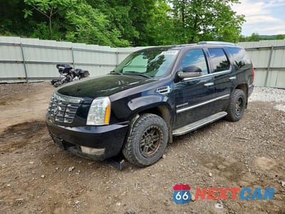 2011 CADILLAC ESCALADE LUXURY 1GYS4BEF5BR356135 - główne zdjęcie licytacji z USA - miniatura