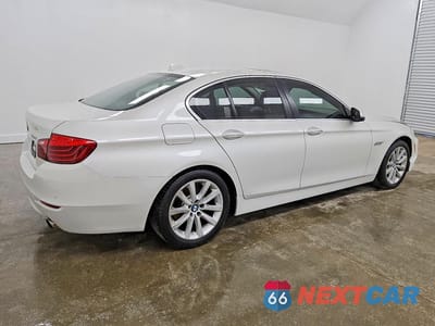 Trzecie zdjęcie samochodu z tyłu: 2016 BMW 535 I VIN:WBA5B1C57GG134905 - miniatura