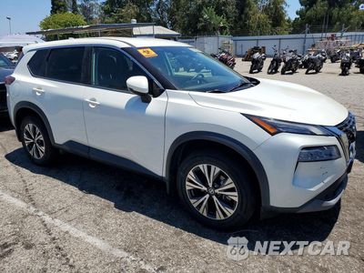 Czwarte zdjęcie samochodu z boku: 2021 NISSAN ROGUE SV VIN:5N1AT3BA7MC847309 - miniatura