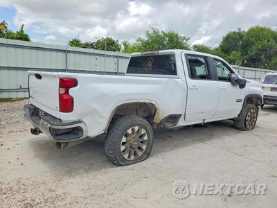 Trzecie zdjęcie samochodu z tyłu: 2021 CHEVROLET SILVERADO K2500 HEAVY DUTY LT VIN:1GC4YNEY0MF208727 - miniatura