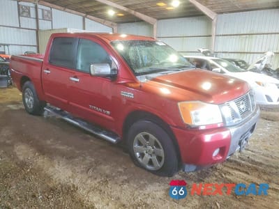 Czwarte zdjęcie samochodu z boku: 2015 NISSAN TITAN SV VIN:1N6AA0EDXFN514573 - miniatura