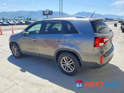 Drugie zdjęcie samochodu z przodu: 2015 KIA SORENTO LX VIN:5XYKTCA67FG561660 - miniatura