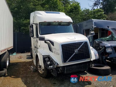 Zdjęcie 9 z 10 samochodu: 2016 VOLVO VN VNL - SEMI TRUCK VIN:4V4NC9EHXGN938699 - miniatura