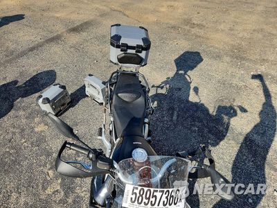 Piąte zdjęcie samochodu w środku: 2022 MOTO GUZZI V85 TT GUARDIA D'ONORE VIN:ZGUKYUE03NM000007 - miniatura