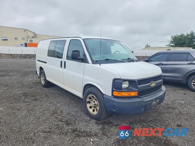 Czwarte zdjęcie samochodu z boku: 2013 CHEVROLET EXPRESS G1500 VIN:1GCSGAFXXD1162555 - miniatura