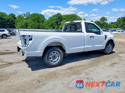 Trzecie zdjęcie samochodu z tyłu: 2022 FORD F150 VIN:1FTMF1CB0NKD90175 - miniatura