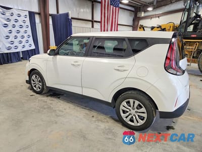Drugie zdjęcie samochodu z przodu: 2023 KIA SOUL LX VIN:KNDJ23AU3P7858002 - miniatura