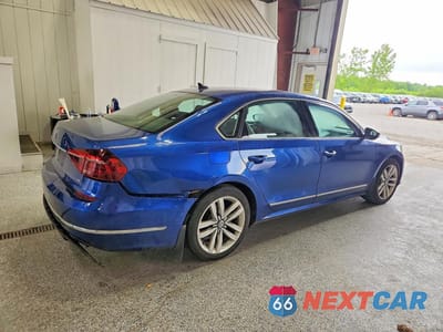 Trzecie zdjęcie samochodu z tyłu: 2017 VOLKSWAGEN PASSAT SEL PREMIUM VIN:1VWCM7A33HC068870 - miniatura