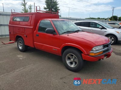 Czwarte zdjęcie samochodu z boku: 1999 CHEVROLET S TRUCK S10 VIN:1GCCS14X1XK223473 - miniatura