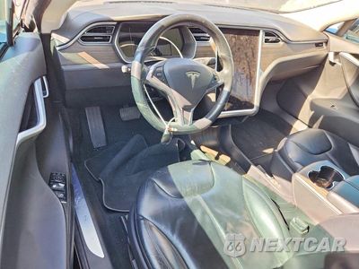 Zdjęcie 8 z 12 samochodu: 2015 TESLA MODEL S 85 VIN:5YJSA1H12FFP79792 - miniatura