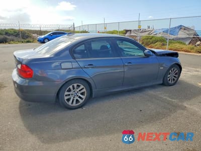 Trzecie zdjęcie samochodu z tyłu: 2006 BMW 325 I VIN:WBAVB13566KX65575 - miniatura