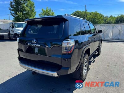Trzecie zdjęcie samochodu z tyłu: 2016 TOYOTA 4RUNNER TRAIL PREMIUM VIN:JTEBU5JR1G5373905 - miniatura