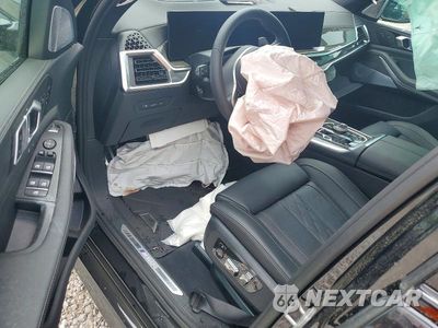 Zdjęcie 8 z 13 samochodu: 2026 BMW X5 M60I VIN:5UX33EU02T9387273 - miniatura
