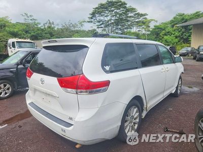 Trzecie zdjęcie samochodu z tyłu: 2013 TOYOTA SIENNA LE VIN:5TDJK3DC1DS056729 - miniatura