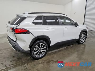 Trzecie zdjęcie samochodu z tyłu: 2023 TOYOTA COROLLA CROSS XLE VIN:7MUEAABG0PV062319 - miniatura