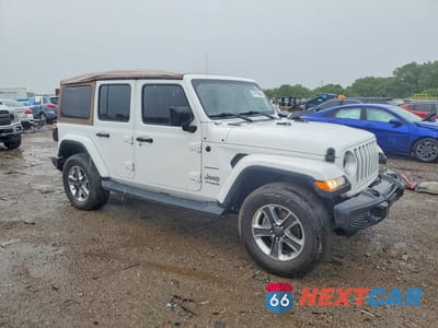 Czwarte zdjęcie samochodu z boku: 2019 JEEP WRANGLER UNLIMITED SAHARA VIN:1C4HJXEN0KW520633 - miniatura