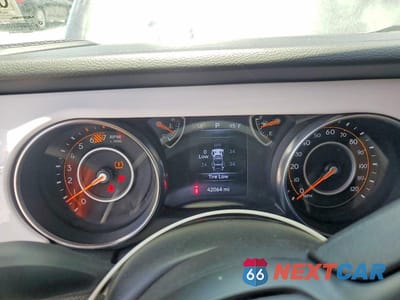 Zdjęcie 9 z 13 samochodu: 2023 JEEP WRANGLER SPORT VIN:1C4HJXDG4PW510083 - miniatura