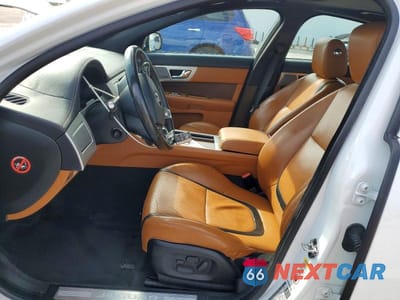 Zdjęcie 7 z 12 samochodu: 2014 JAGUAR XF VIN:SAJWJ0EF4E8U28135 - miniatura