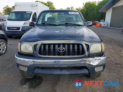 Piąte zdjęcie samochodu w środku: 2001 TOYOTA TACOMA BASE VIN:5TEPM62N41Z724340 - miniatura