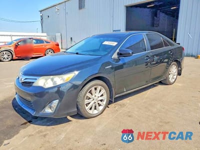 2013 TOYOTA CAMRY HYBRID XLE 4T1BD1FK9DU090996 - główne zdjęcie licytacji z USA - miniatura