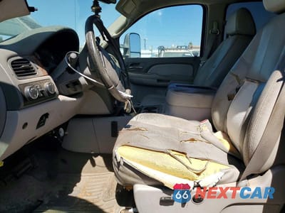 Zdjęcie 7 z 12 samochodu: 2008 CHEVROLET SILVERADO 2500HD VIN:1GCHK23698F221727 - miniatura