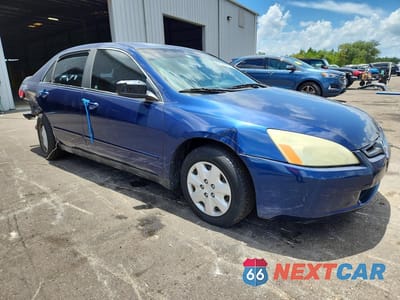 Czwarte zdjęcie samochodu z boku: 2003 HONDA ACCORD LX VIN:1HGCM56353A028571 - miniatura
